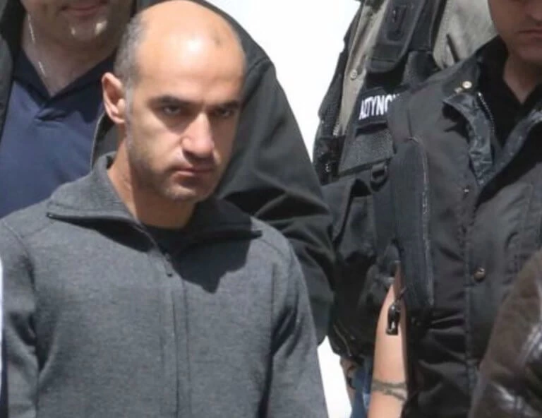 Η Εθνική Φρουρά καθαιρεί τον serial killer Νίκο Μεταξά